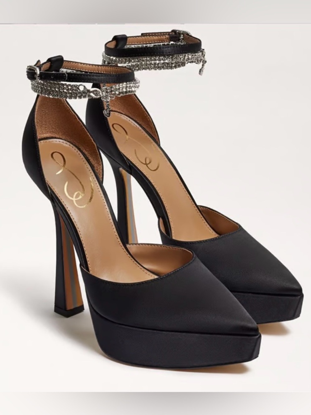 ✨ Sam Edelman (NWT) Andie
Black Satin Size 6✨